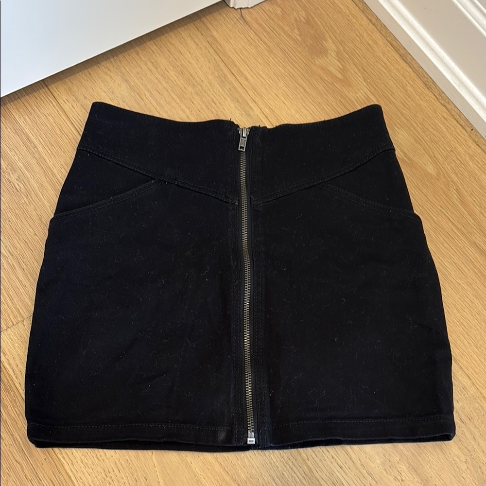 Black Mini Pencil Skirt for Night Out